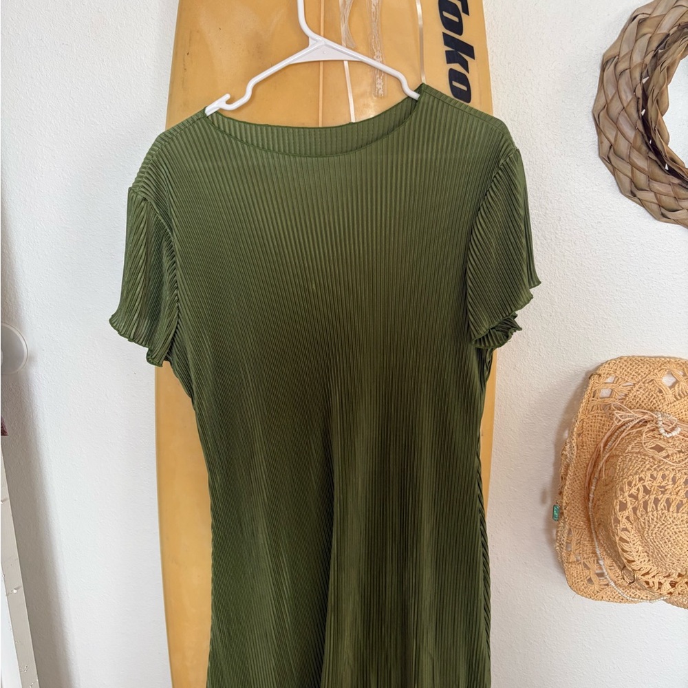 SHEIN Olive Short Sleeve Pleated Top